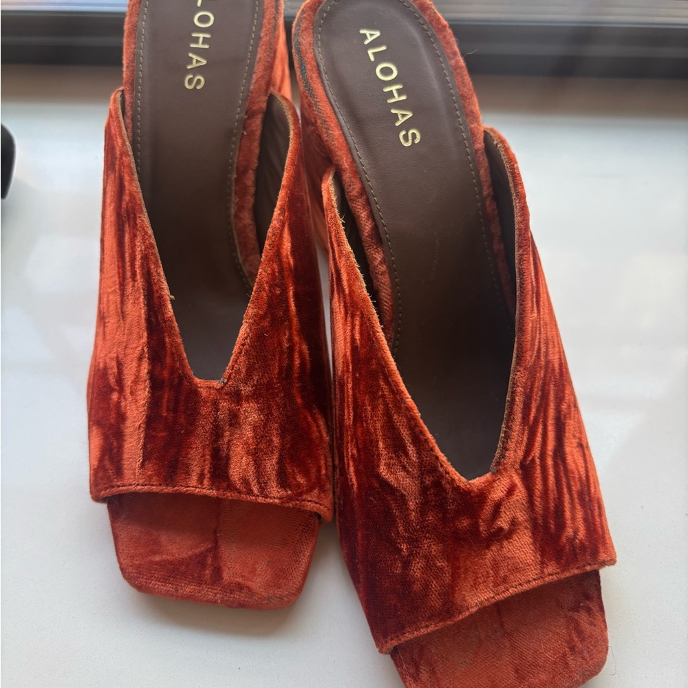 ALOHAS Velvet Burnt Orange Mules